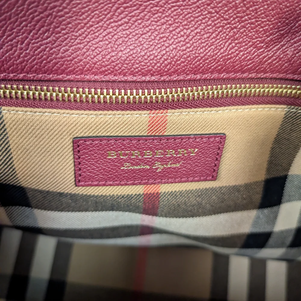 Elegant Burgundy Tote Bag - Picture 6 of 10